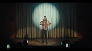Musik-Video-Miniaturansicht zu Moves To Make Songtext von Daði Freyr
