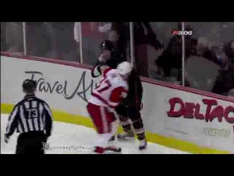 Doug Janik vs Troy Bodie