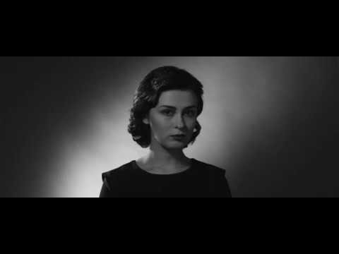 15 MIN. Kitokia moteris