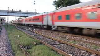 preview picture of video 'Santa-Claus WAP-7 Sealdah Rajdhani wishes Merry Christmas at flat 130Kmph!!'