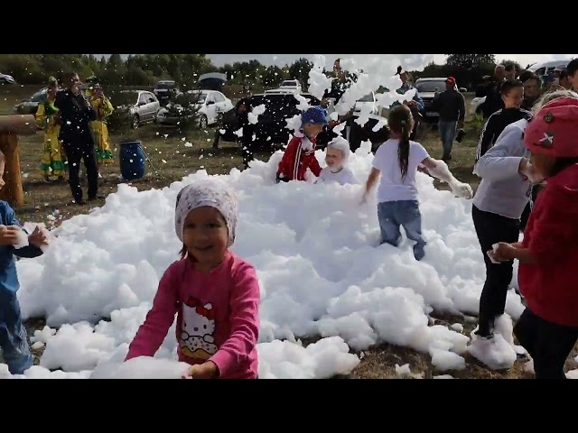 Шекшедә үткән “Бал туе”нда күбек-шоуны балалар аеруча  яратты