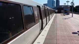 preview picture of video 'Silver Line train arriving at McLean station'