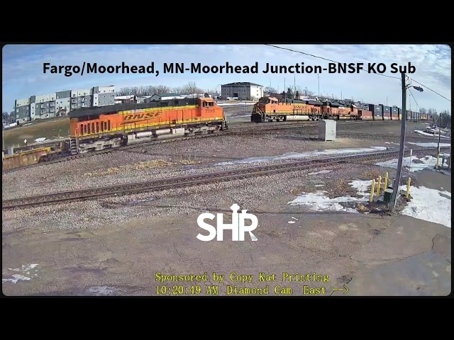 Live webcam view of Moorhead East Rail Cam, BNSF KO Sub