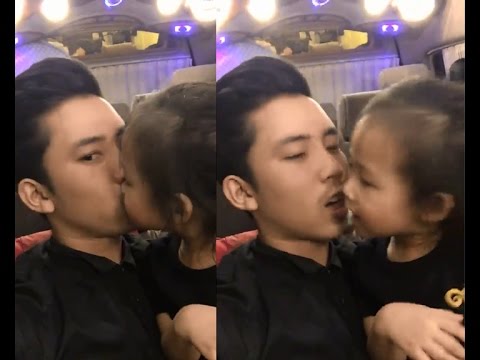 Yarina เพื่อเพิ่มความคิดเห็นหน้าอก หน้าอกเล็กในความโปร่งใส