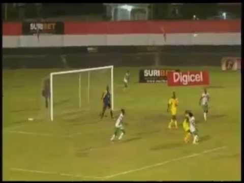 Suriname wint met 1-0 van Guyana