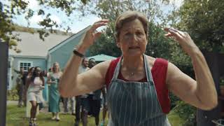 Molson Canadian Friends arriving at a garden party