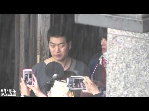 140520 Infinite & 대표님 leaving Palais de Chine Hotel