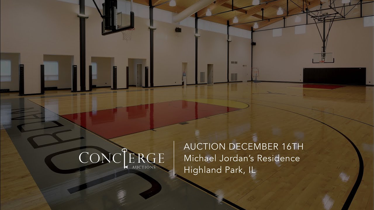 Vidéo: Michael Jordan tente de vendre son PALACE....