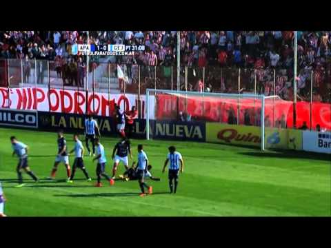 Cadenazzi y Ekkert al palo. Atl. Paraná 1 - Gimnasia (J) 0. Fecha 27. Primera B Nacional 2015. FPT.