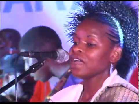 Charles Charamba- MUSAREGA VACHINGOKURA live at HICC 2005