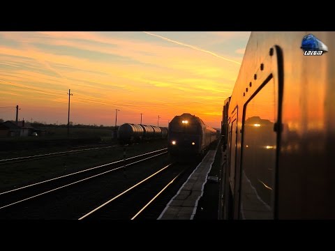 Trenuri de Calatori pe M300 pe Apus/Passenger Trains on Line 300 on Sunset - 29 March 2017