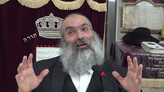 האם "בהדלקות מרכזיות" יש משום התגרות בגויים ▪️הרב נחמנסון▪️(י"א כסליו תשפ"ו. בית כנסת חב"ד לוד) (הרב יהודה לייב נחמנסון) - התמונה מוצגת ישירות מתוך אתר האינטרנט יוטיוב. זכויות היוצרים בתמונה שייכות ליוצרה. קישור קרדיט למקור התוכן נמצא בתוך דף הסרטון