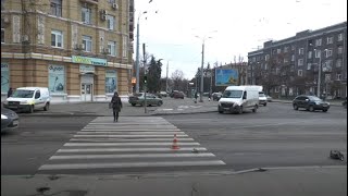 У Харкові вантажівка на смерть збила жінку