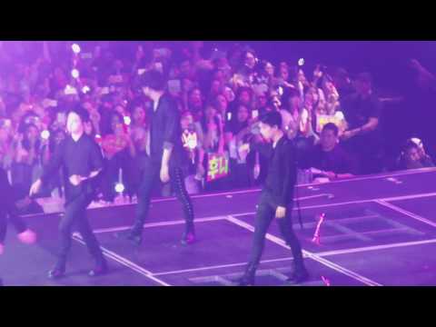 170225 EXO'rDium in Manila Day1 - Thunder + Playboy + Artificial love