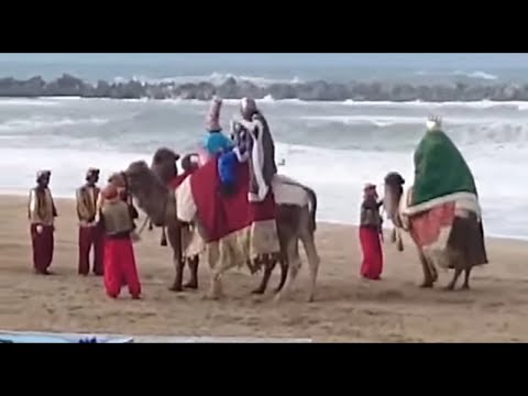 Cae 2 VECES el Rey Melchor del camello en San Sebastian Cabalgata Reyes Casi como Oropesa del Mar