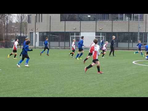 Flitsende aanval PVCV beloond met doelpunt. 0-1.