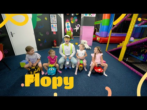 Preteky, schovávačka s kamarátkami a dinosaur v guličkách | Flopy