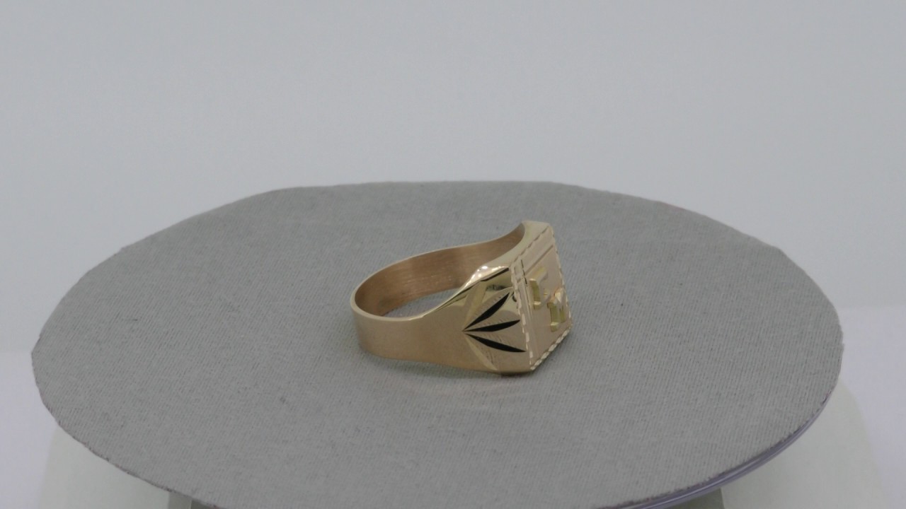 Chevaliere homme en or jaune 18 carats personnalisable - www.e-bijouterie.com