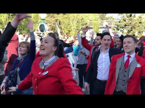 Flashmob 25ème  Anniversaire des CASTMEMBERS de DisneylandParis