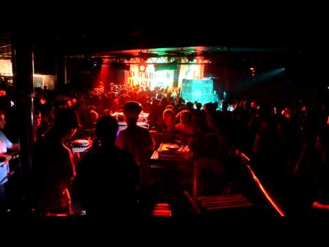 part 16 Mono 9Scoops.1 BBJ Play "Le bon la brute et le truand" Daba Pon di mic