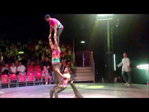 Vlogg Frogs Visit The Gerry Cottle's WOW Circus at Paignton