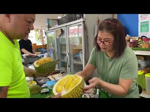 Time to eat some Durian!!!!  SMELLS LIKE HELL BUT TASTES LIKE HEAVEN, LAH!