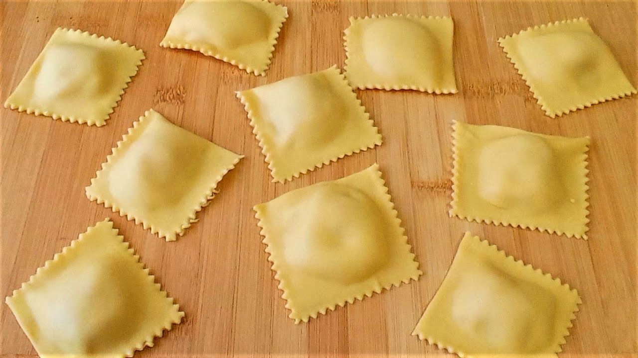 Watch Now RAVIOLI FATTI IN CASA CON PATATE, PROSCIUTTO CRUDO E PECORINO-PRIMO GOLOSO DI PASTA FRESCA RIPIENA RAVIOLI FATTI IN CASA CON PATATE, PROSCIUTTO CRUDO E PECORINO-PRIMO GOLOSO DI PASTA FRESCA RIPIENA