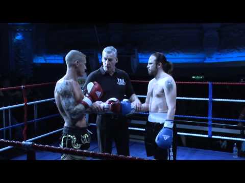 IBA Essex - Stuart Barnett v Gavin Wignall - 1st Round Knockout!