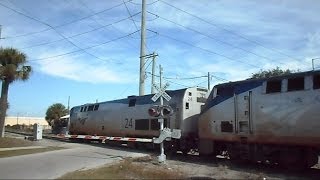 preview picture of video 'Amtrak Train Silver Star Makes It's Reverse Move In To Tampa'