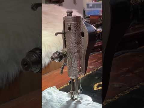 Vintage Singer Sewing Machine Restoration: 15-91 Gremlins Breaking The Top Thread