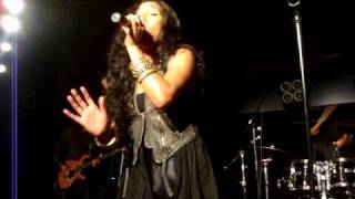 Melanie Fiona - Johnny (live)