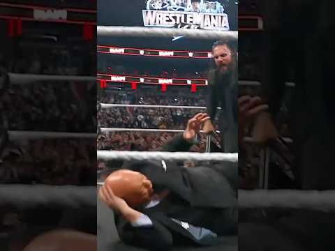 You should’ve checked your email, Paul Heyman! 🤷📩 #WWERaw