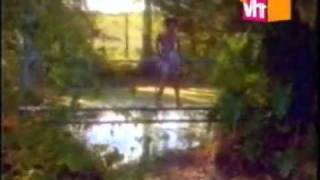 Fabi Cantilo - Mary Poppins y el deshollinador (Video)