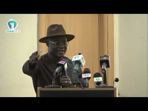 Ahmed Ibrahim Threatens to Blacklist Underperforming Contractors