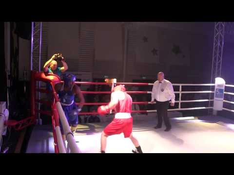 Øyvind Holden vs Glodi Eneste - NM boksing 2014