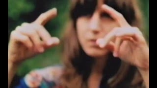 Eleanor Friedberger - Sweetest Girl (Official Video)
