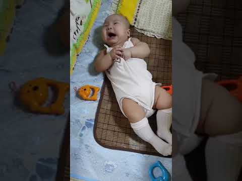 181012 Skylar trying to tell grandma she wants to go toilet