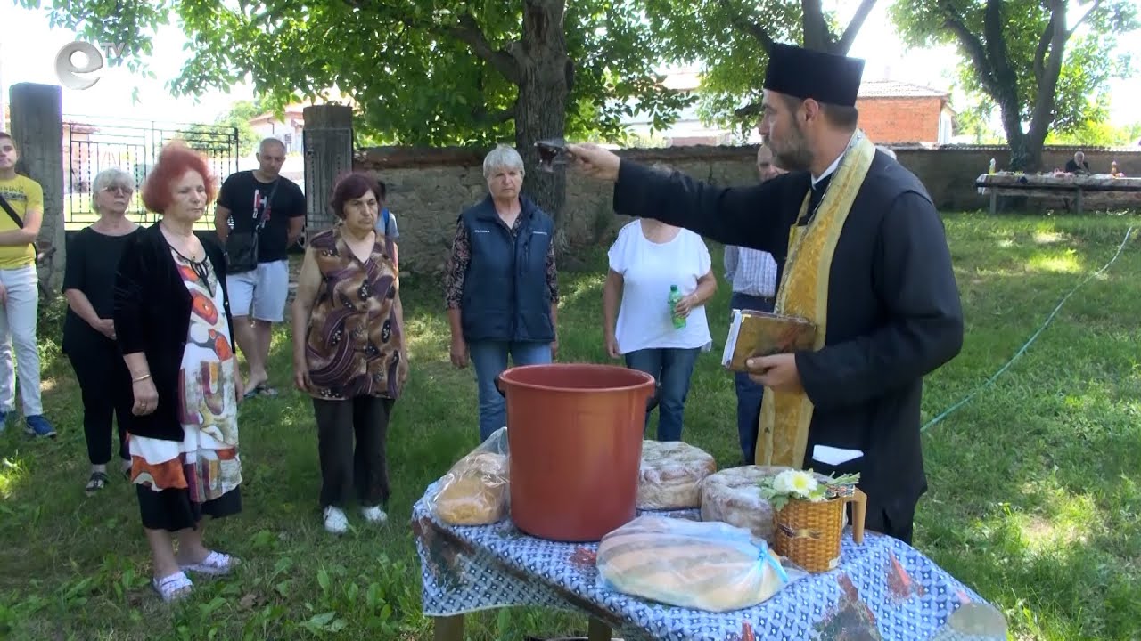 В село Мандра почетоха Света Великомъченица Неделя