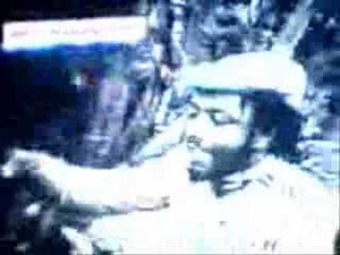 will.i.am of BEP giving modenine props