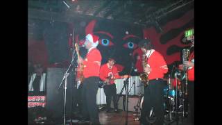 Orangu Tones - Don't Believe in Christmas