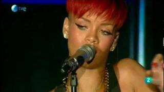 Rihanna-Diva.com // Rihanna at Rock in Rio Festival - Fire bomb