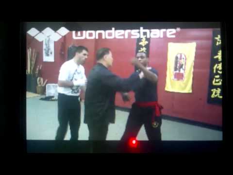 GrandMaster Cheung shows TWC stops left hook!