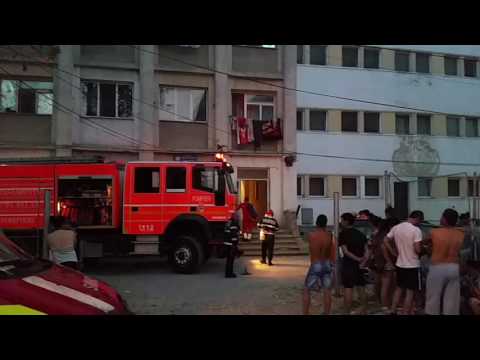 Arde o cameră la Căminul de garnizoană de pe strada Bogdan Vasile din Constanța