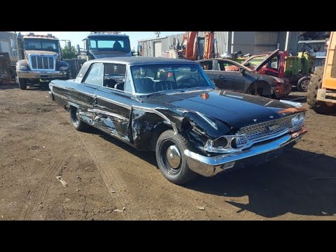 1963 Ford Galaxy XL, Heavy Side Damage, Up for Auction at IAA in Hawaii 
