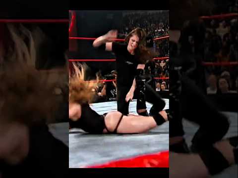 Trish Stratus vs Stephanie McMahon at No Way Out 2001