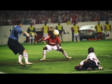 RELEMBRE: INTERNACIONAL 2x2 SÃO PAULO - 16.08.2006 - FINAL DA COPA LIBERTADORES DA AMÉRICA