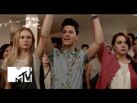Video trailer för Faking It | Official Trailer (Season 1) | MTV