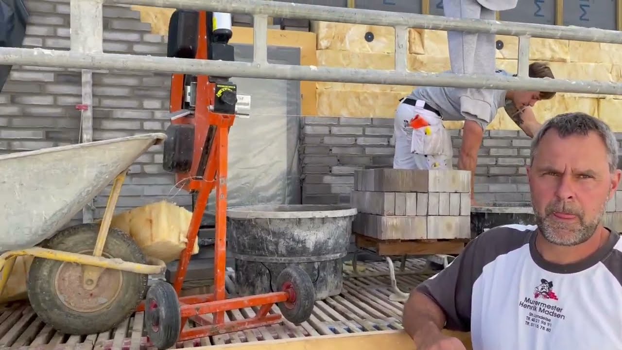 Tekniske hjælpemidler - også mindre virksomheder investerer i godt arbejdsmiljø.