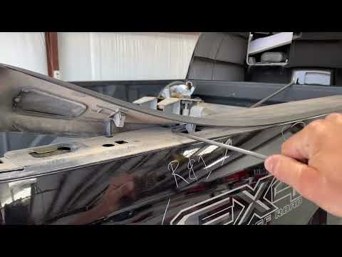 How to remove bed cap on a Ford truck