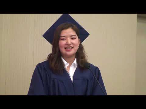 卒業生メッセージ1　ー2017年度大阪女学院短期大学学位授与式